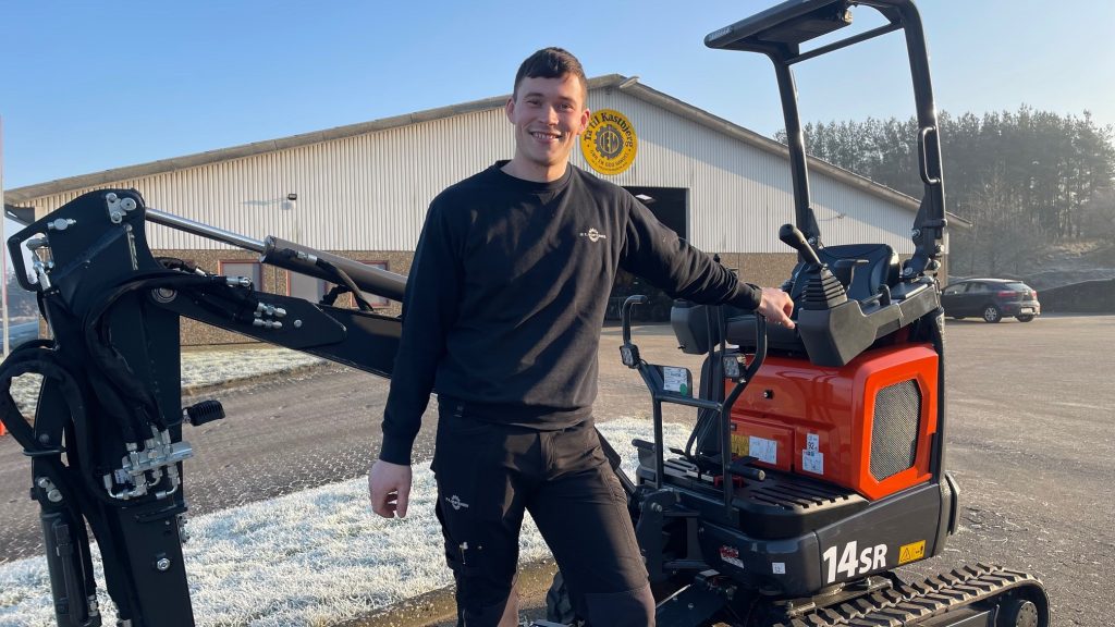 14SR Eurocomach su sfondo ambientato